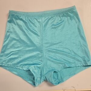 Vassarette Boy Shorts NWOT